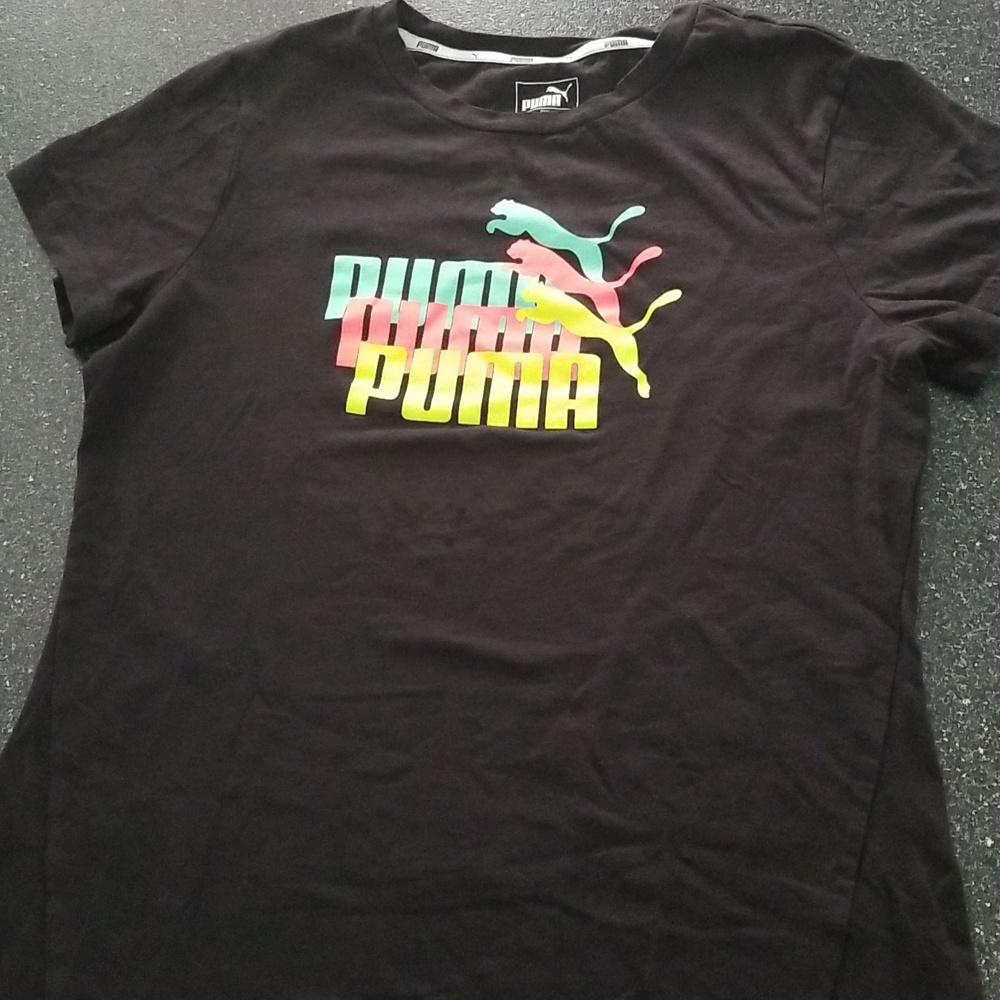 Womens puma tshirt. M.
